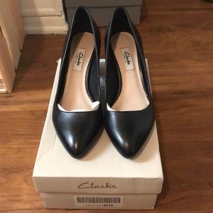 Used Clarks Black Blissful Cloud Heels (7.5 M/38)